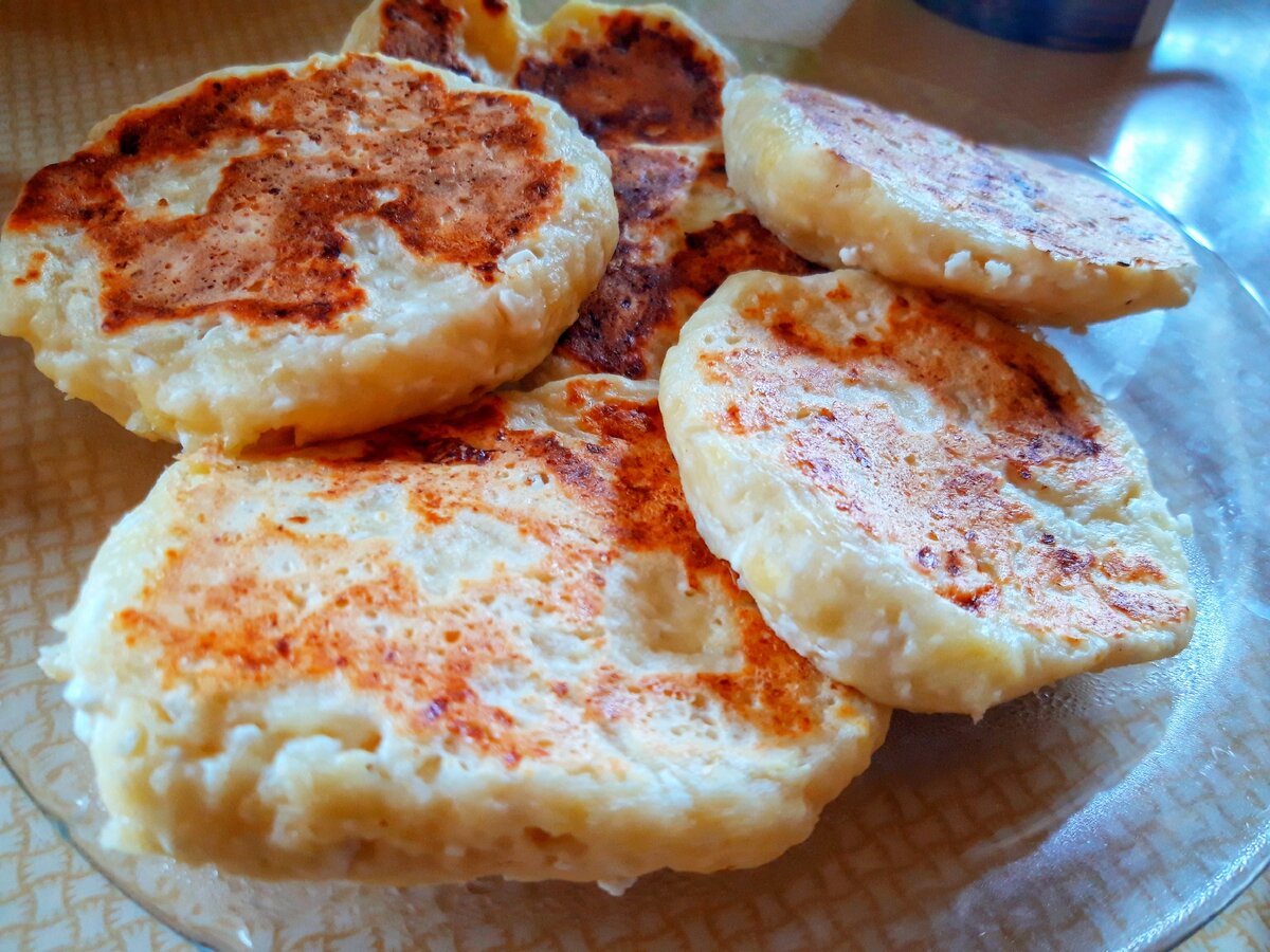 Вот такие сырники у нас были на завтрак. Со сгущёнкой 😋фото автора.