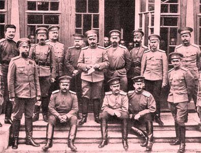 Ставка Верховного Главнокомандующего, 1914 год, Офицеры Управления генерал-квартирмейстера (разведка). Фрагмент фото из Википедии - Общественное достояние