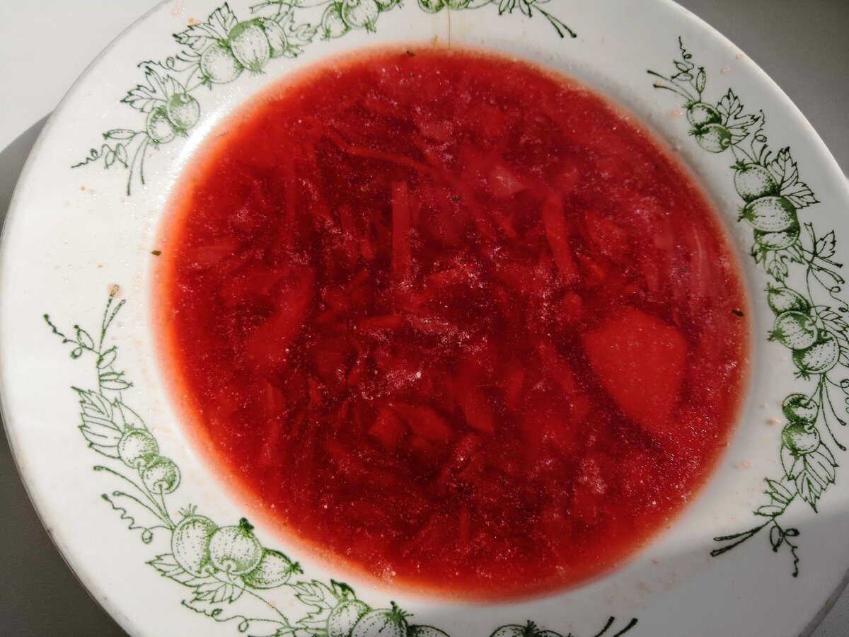 Обед. Первое. Овощной борщ. Практически без соли.