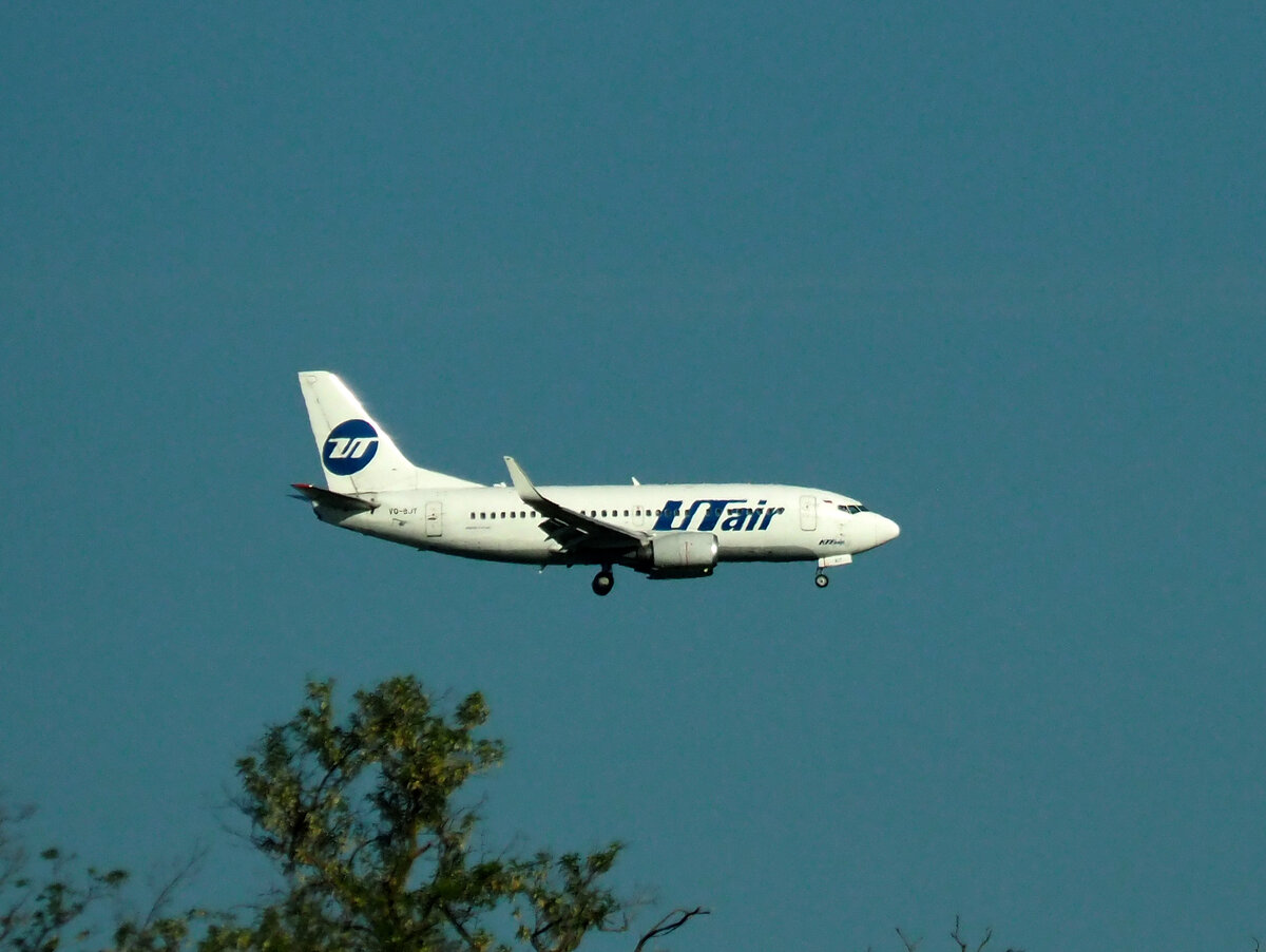 Боинг -737-500 рейс UT515 Тюмень-Анапа