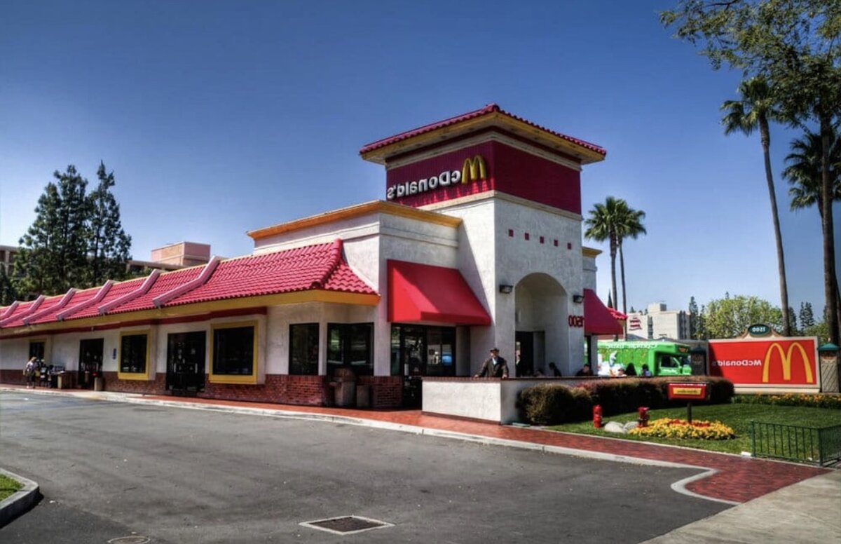 Один из Макдональдсов в Калифорнии 