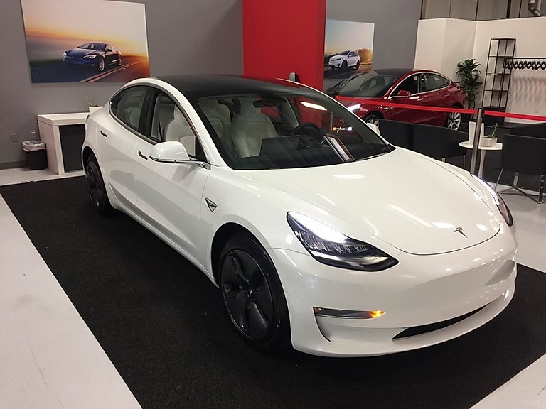 Самая дешёвая Tesla Model 3