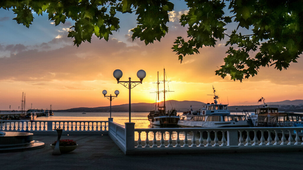 Набережная г. Геленджик источник Яндекс.Картинки