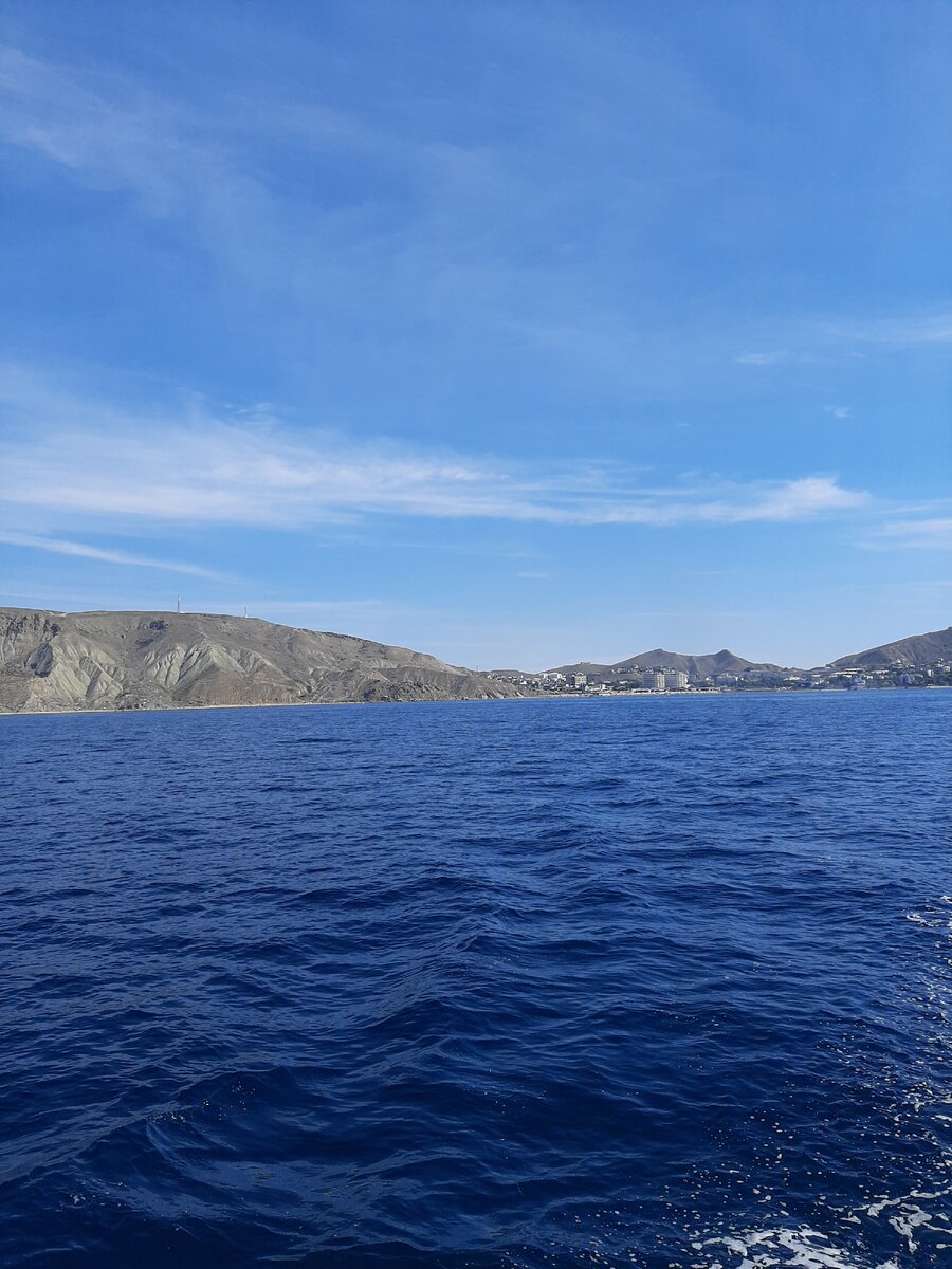 Бескрайнее синее море - оно же Черное.