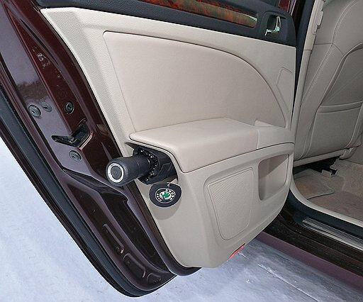 Фирменный зонт Skoda (иллюстрация с сайта Drive 2.ru автор voplov)