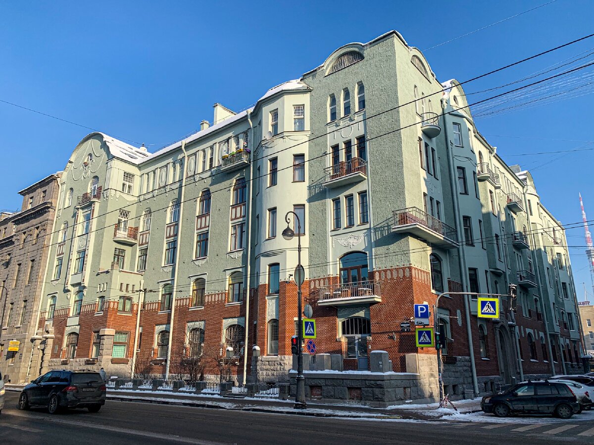 Фасад со стороны Каменноостровского проспекта