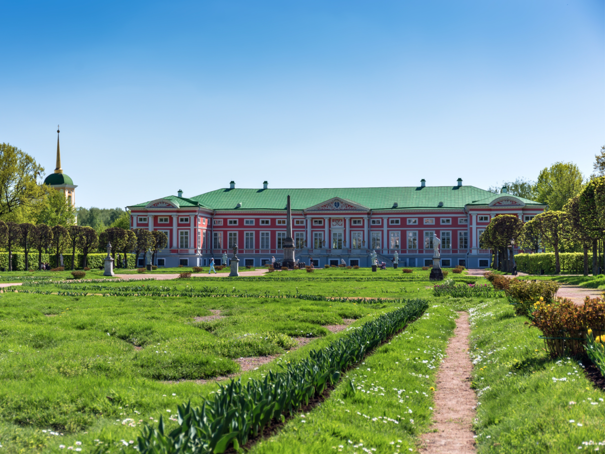 парк царицыно лежаки. ресторан сад. парк горького зона отдыха. пикники в парках. на чем полежать в офисе.