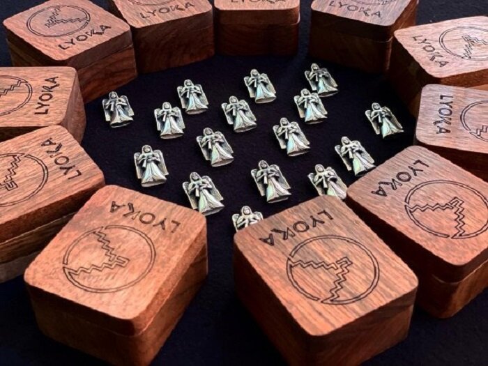 Арцахский бренд «Lyoka's» выступает против всего турецкого: Как можно связать «Татик-Папик» (Бабушка и Дедушка) из турецких ниток? Фоторяд