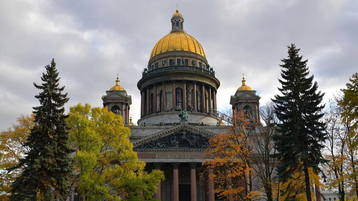    Вид на Исаакиевский собор в Санкт-Петербурге© РИА Новости / Александр Гальперин