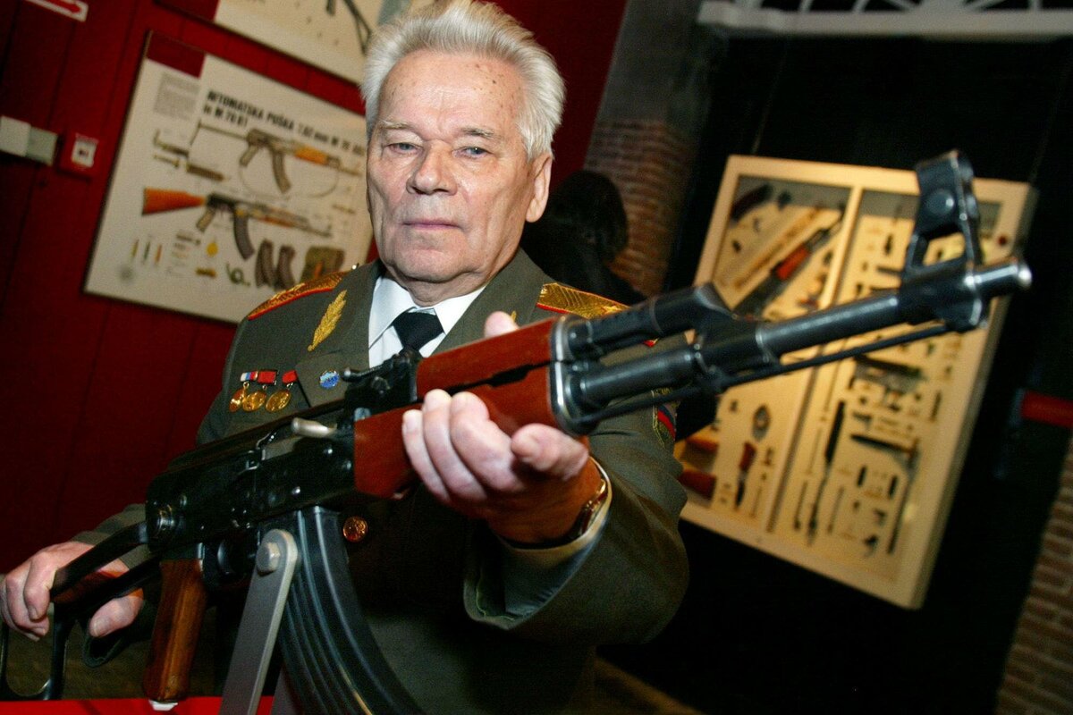 Калашников михаил тимофеевич фото в молодости