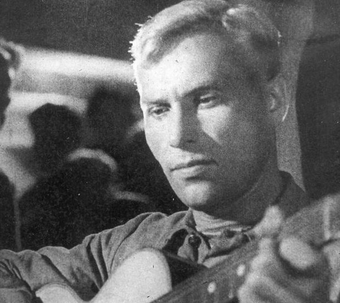 Марк Бернес в картине "Два бойца". Фрагмент из фильма