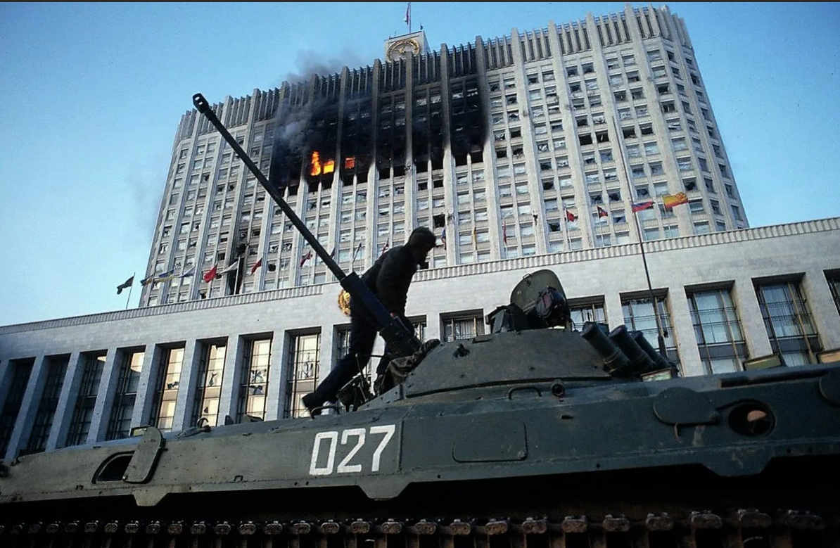 Расстрел Белого Дома Ельциным поддержали многие "либералы" - Окуджава, Гранин, Астафьев, Ахмадулина, Ахеджакова, Аксенов, Лихачев, Захаров... 