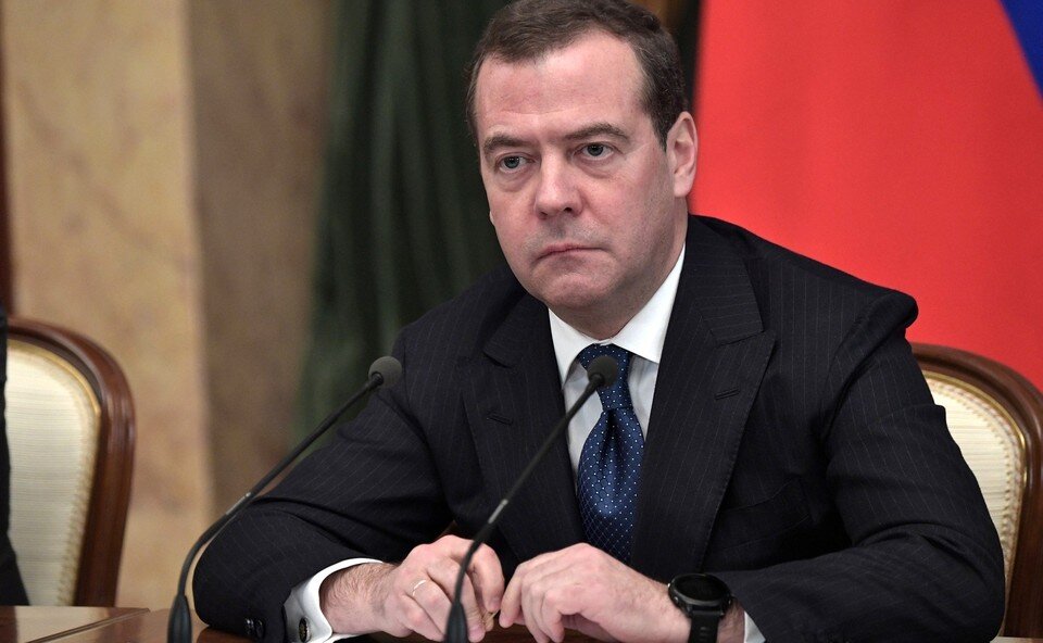     Медведев процитировал произведение Булгакова в ответ на снос памятников Пушкину и Суворову  GLOBAL LOOK PRESS