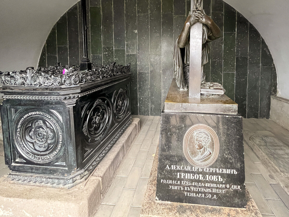 Почему Грибоедова похоронили не в Москве и как сейчас выглядит его могила. Съездил и показываю