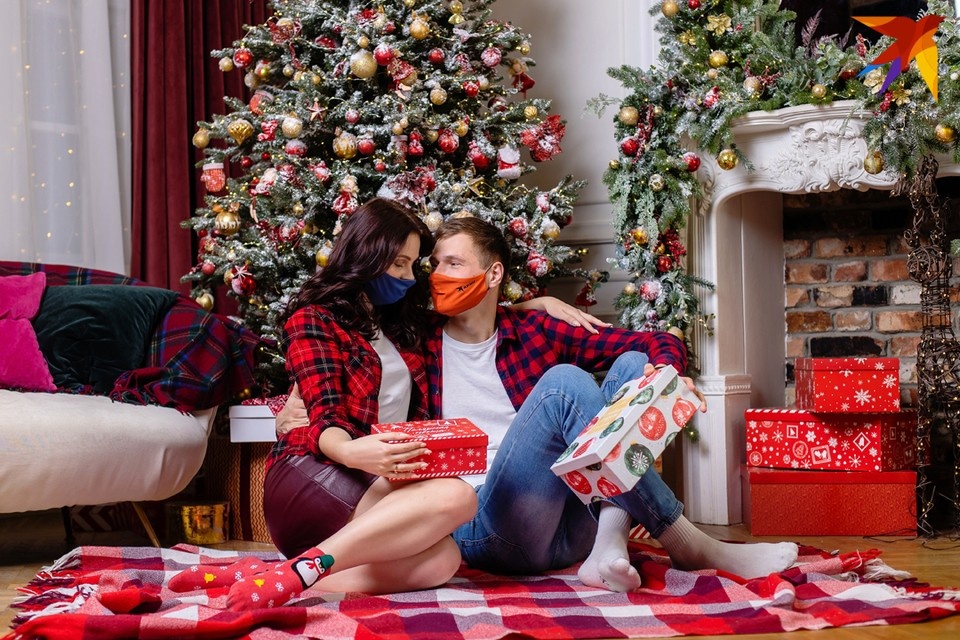     Следует выбирать заботливых мужчин, которые всегда будут дарить подарки. Фото: архив «КП» Валерий ЗВОНАРЕВ