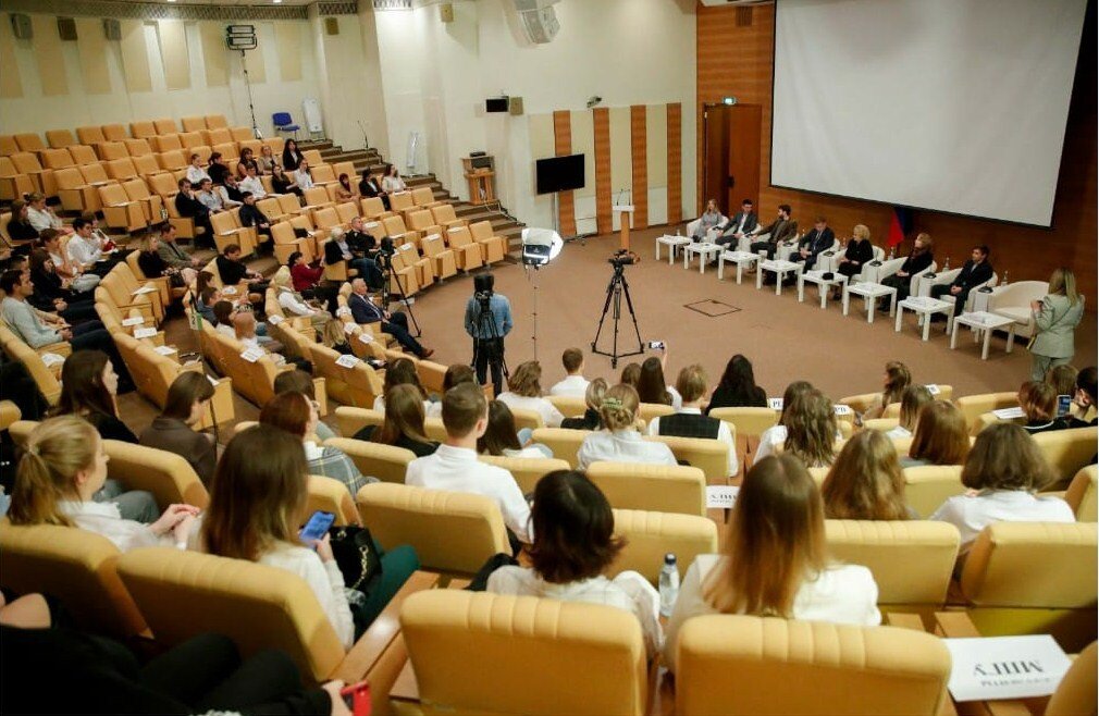   Землячество «Челябинцы» презентовало в Госдуме фильм «Музыка клеток» Ксения Ширяева