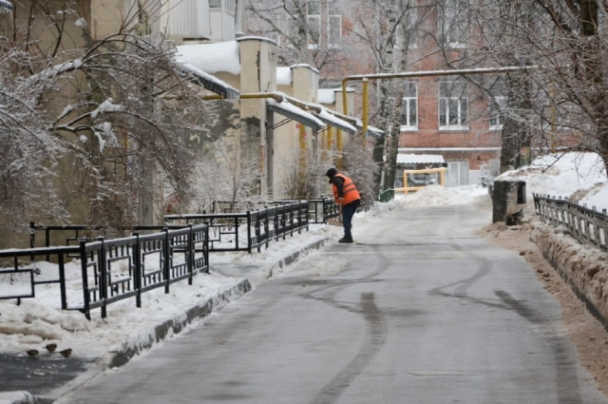    600 единиц спецтехники и 4000 дворников убирают снег в Нижнем Новгороде