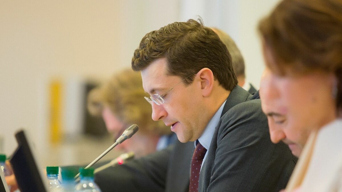     Глеб Никитин стал губернатором Нижегородской области в 2018 году. С тех пор он каждый год обращается к жителям региона перед Новым годом. Редакция NewsNN собрала все поздравления губернатора — с первого до последнего. Вспоминаем, как это было и ждем новой праздничной речи.