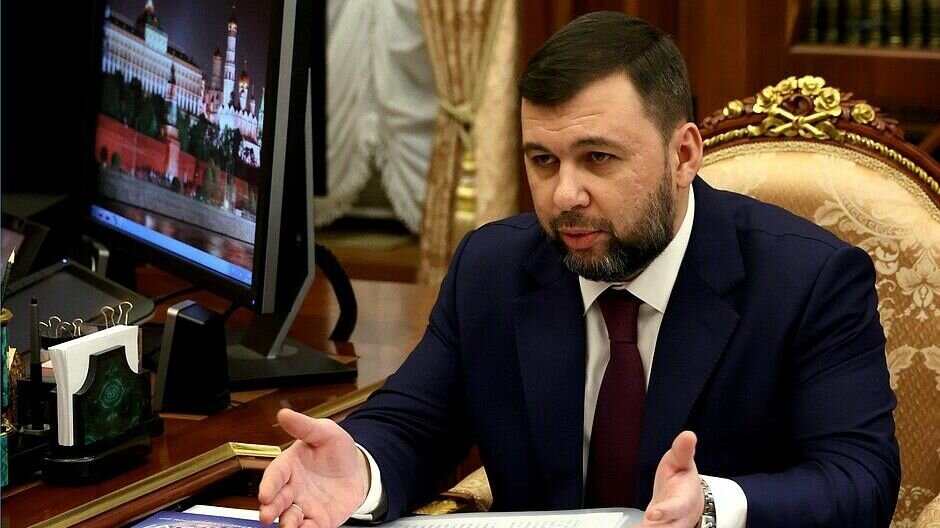     Глава ДНР Денис Пушилин пожаловался президенту Владимиру Путину на очереди у КПП на границе с Ростовской областью и недостаток МФЦ, расшифровка их разговора появилась на портале главы Республики.