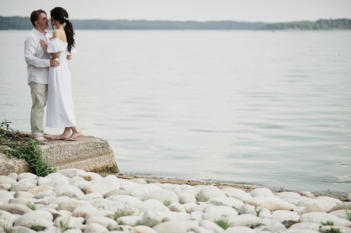 Берег площадки на свадьбе Антона и Тани, организованной студией атмосферных свадеб ISKRENNOST'