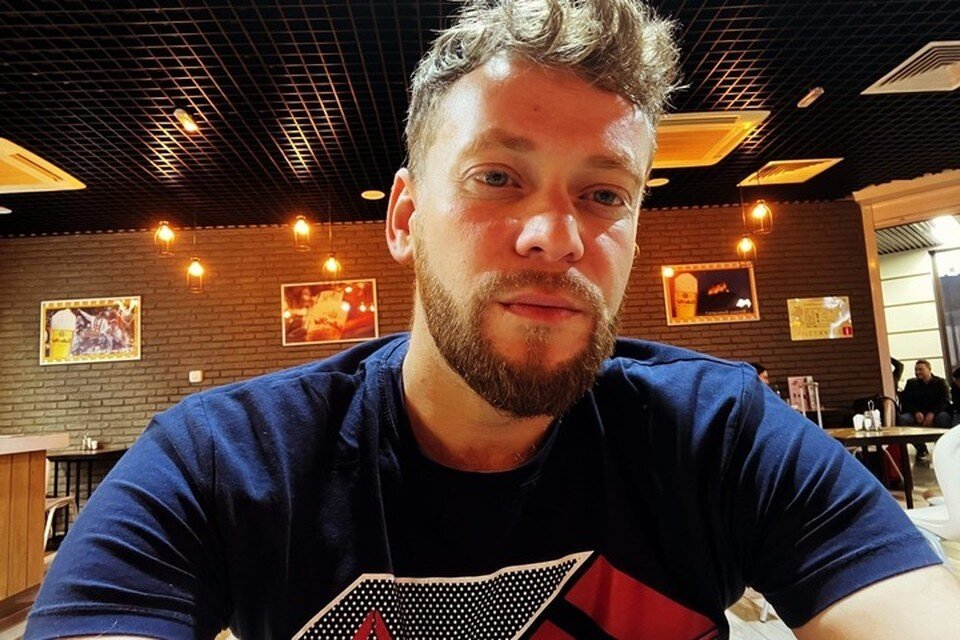     Несмотря на случившееся, Адам Ачмиз старается не подавать виду о плохом состоянии. Фото: личный архив