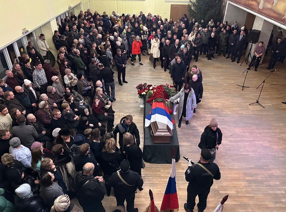     Земляки проводили Николая Рудакова в последний путь. Фото: Березники официальные/ВКонтакте.