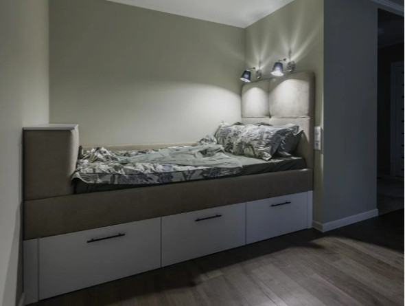 Кровать-подиум – украшение спальни