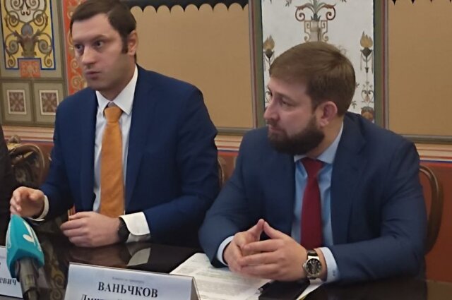    По словам председателя комтранса, депутаты стараются оказывать адресную помощь каждому из жильцов. Фото: АиФ-Петербург/ Никита Серебряков