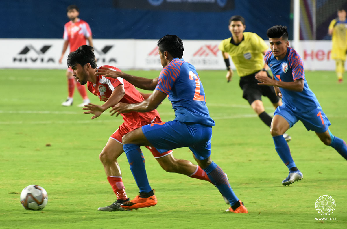 Сборная таджикистана (u23). Горан вучевич аль наср. 1 4 финал футбола азии. 1 4 финал футбола азии. Сборная узбекистана по футболу 2022.