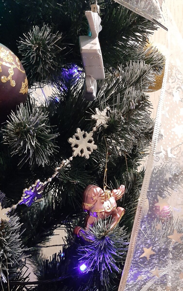 Ёлочка поближе