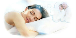 Сонник покойники снятся живыми трактует это как предупреждение о чем-либо, о получении плохих новостей. Но все же пугаться не стоит, поскольку предупрежден, значит вооружен. После такого сновидения Вы должны стойко встретить все неприятности лицом к лицу. Главное запомнить, что и о чем Вам говорил снящийся покойник, какие у него были жесты, пожелания, настрой и в соответствии с этим сделать для себя определенные выводы. Если умерший предстает живым прямо в Вашем сне, то будьте аккуратнее в общении со своими друзьями, они в реальной жизни, согласно толкованию данного сноведения, могут оказывать на Вас не совсем уместное и хорошее влияние. Возможно, они потянут Вас в какие-либо неблагоприятные дела, в результате которых Вы понесете большие растраты.