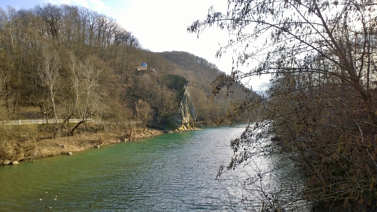 Горячий ключ в мае фото