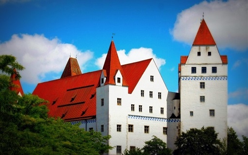 Ингoльштaдтe замок (фото википедия) 