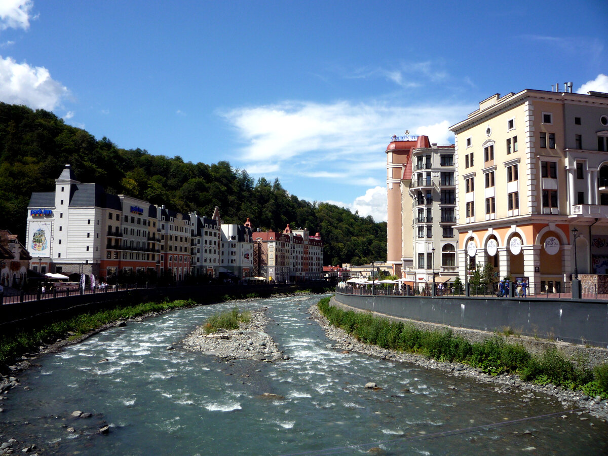 Река Мзымта в Роза Долине. Курорт Роза Хутор на Красной Поляне