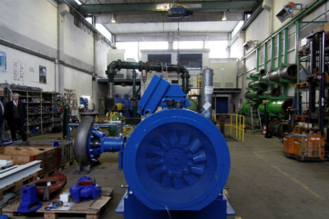 
Рис.1 Вид испытательной лаборатории со стороны двигателя.