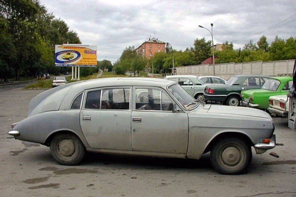 Волгу называют главной улицей. Смешная Волга. Волга приколы. Самодельный авто вирус. Водитель Волги прикол.