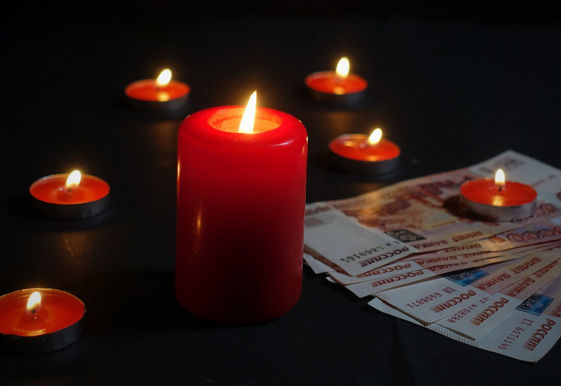 Красный цвет привлекает деньги. Три обряда