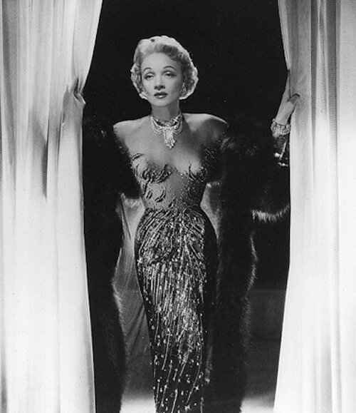 Марлен Дитрих в платье от Жана Луи