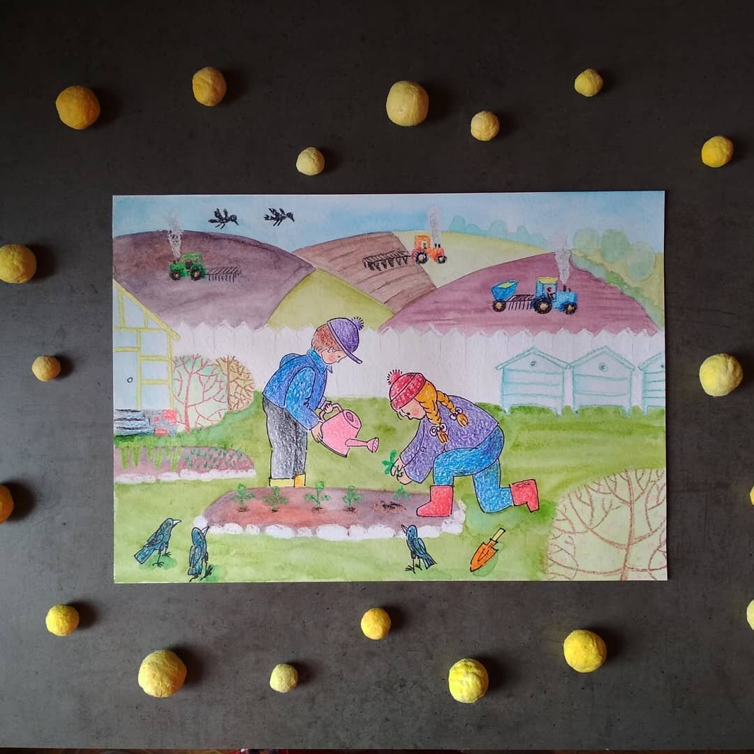Мир! Труд! Май!🎉🎉🎉🌷🌻🌾 ⠀
В этом видео вы узнаете как выращивают злаки и овощи в полях и огородах. Что нужно успеть сделать весной, чтобы осенью собрать богатый урожай и порадовать себя соком, хлебом, кашей, овощами. Нарисуете картину "Помощники", где будут все этапы работы в поле и на даче.
Для работы понадобится:
🔸 Акварельная плотная бумага
🔸 карандаш, ластик
🔸восковые мелки
🔸 Акварель, кисть средней толщины, банка большая
🔸 Можно использовать перманентный тонкий маркер для обводки людей или гелевую ручку. Но это необязательный материал. Карандаша достаточно.
⠀
В первом посте недели можно найти схему рисования и мини-видео для тех, кто хочет попробовать нарисовать свою картину на тему труда.
⠀
А пока ожидаем эфир, можно потренировать речь💪. Например, попросить ребенка перечислить действия (работы), который он знает или видел в огороде бабушки, во дворе садика или из ваших рассказов.
⠀
Можно выкладывать на каждое слово по конфетке или монетке в 5копеек😍😍😂😂😂. Это поднимет мотивацию и желание перечислить побольше.
⠀
Соревнование с родителем или другом "кто больше" тоже вызывает интерес и активность. Можно кидать в пустую кастрюлю или таз с водой кубики, мелкие игрушки на каждое слово, как в баскетбол.
⠀
Весной можно ... пахать, боронить, сеять, садить, пересаживать, рыхлить, копать, подкапывать, перекапывать, удобрять, подкармливать, поливать, опрыскивать, обрезать, белить... Кто больше?)))
⠀
Расширяйте глагольный словарь, веселитесь вместе и приходите рисовать вместе с нами ❤️.