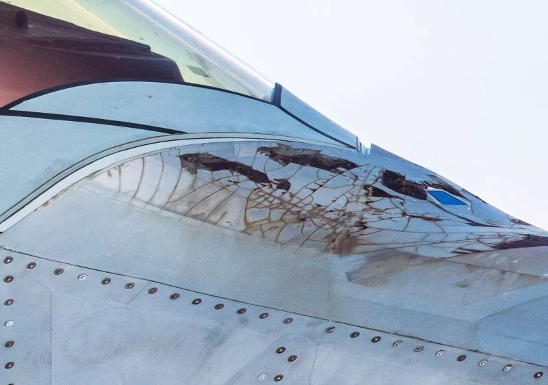 F-22 коррозия корпуса. Взято с сайта topwar.ru