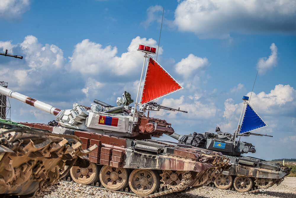 M-84. Сегодняшний танк. Гоночные танки. Танк т 72 бмэ. Леопард 2а4.