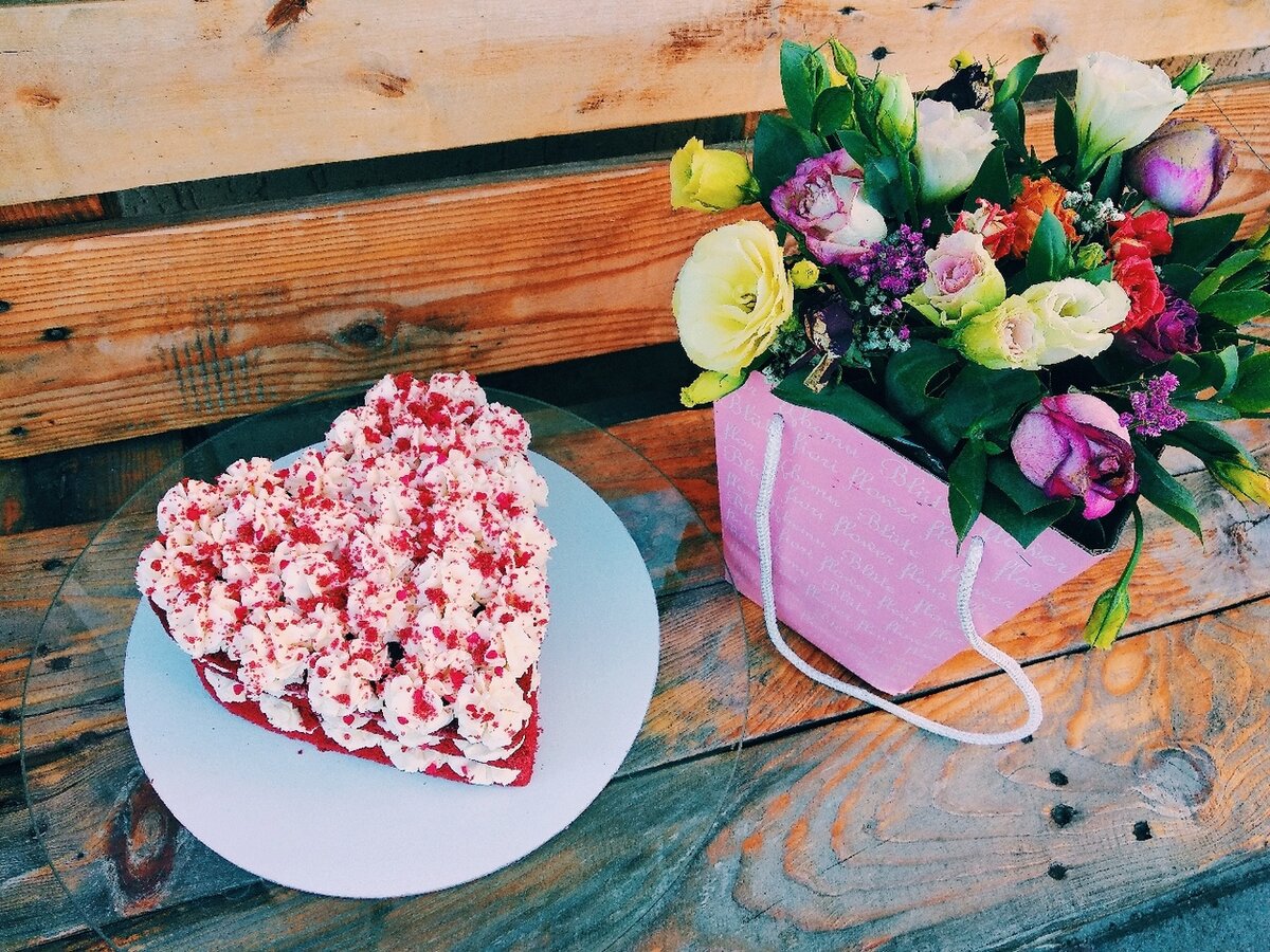 Торт "Красный бархат" в форме сердца