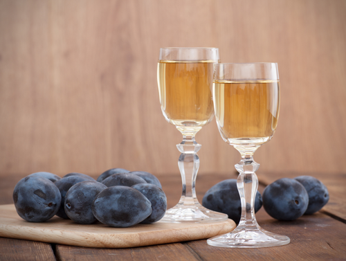 Как приготовить сливовое вино в домашних условиях? Технология, осветление, несложные рецепты