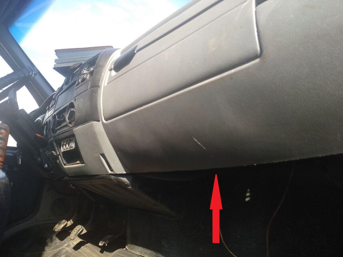 У меня на машине он находится здесь