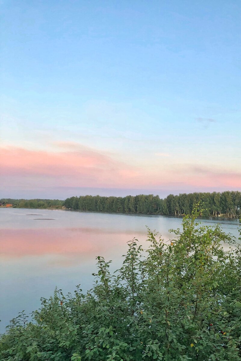 Озеро в деревне 