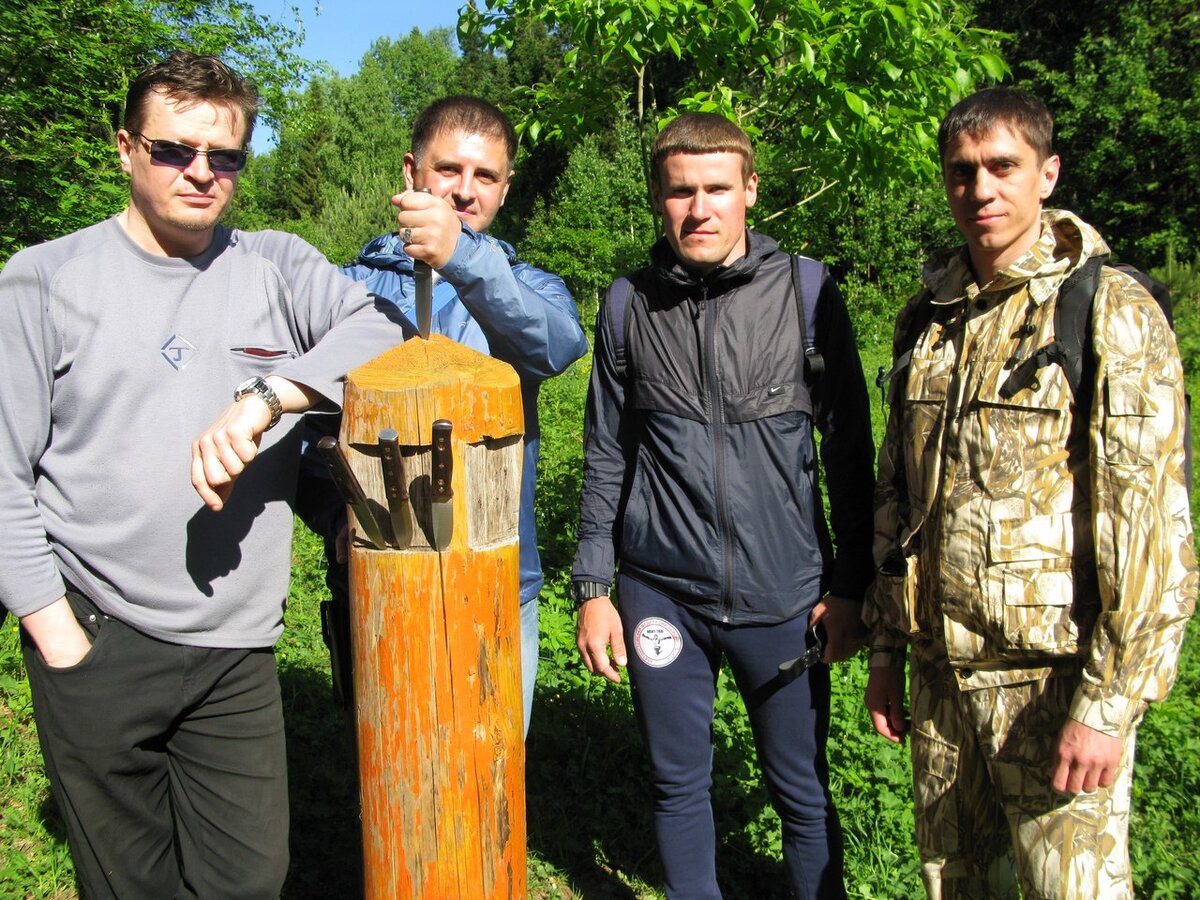 Фото сделано еще в 2014 году. Именно с этого года берет своё начало история нашего ножа выживания.