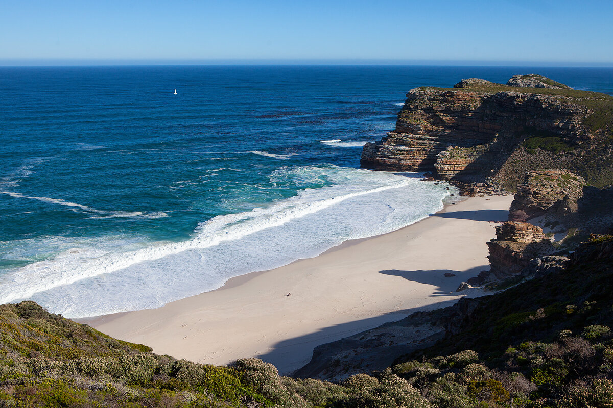 Пляж, омываемый двумя океанами и заканчивающийся мысом Доброй Надежды