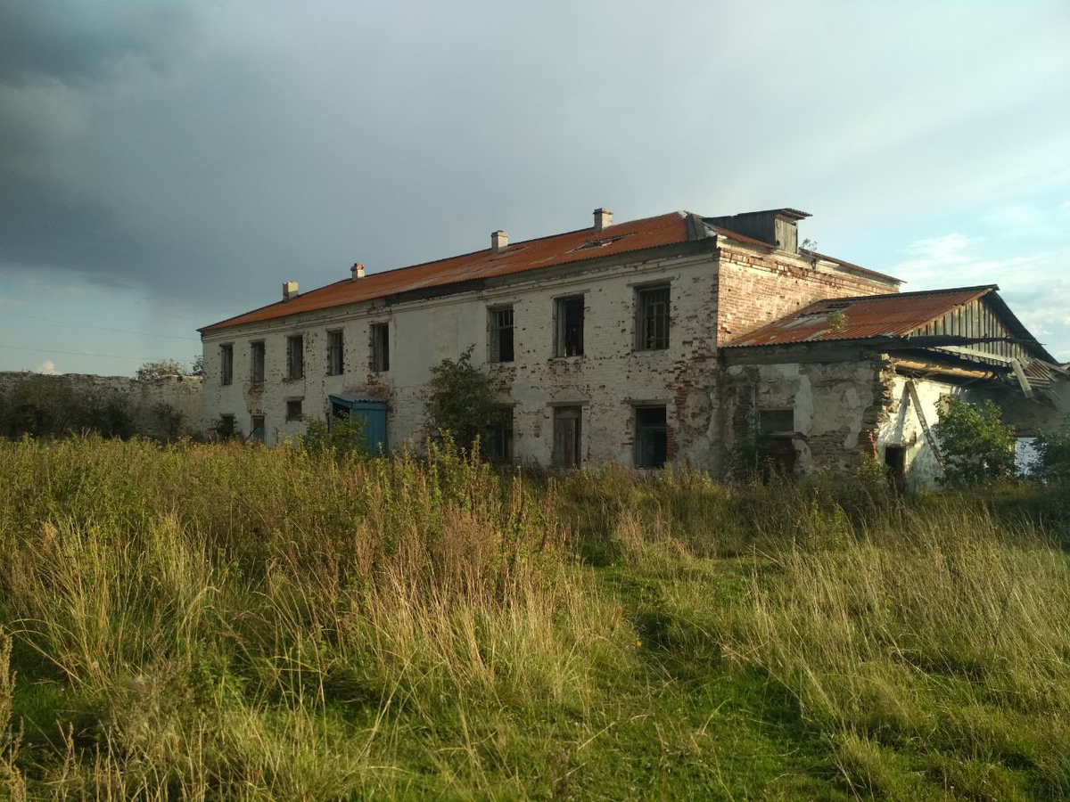 Вот так выглядит заброшенная школа