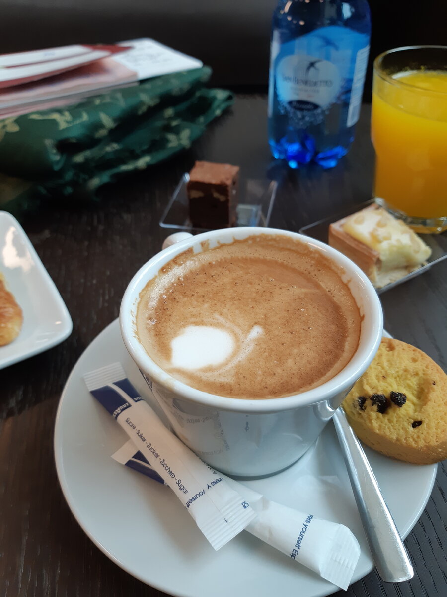 В бизнес-зале Марко Поло, аэропорт VCE.