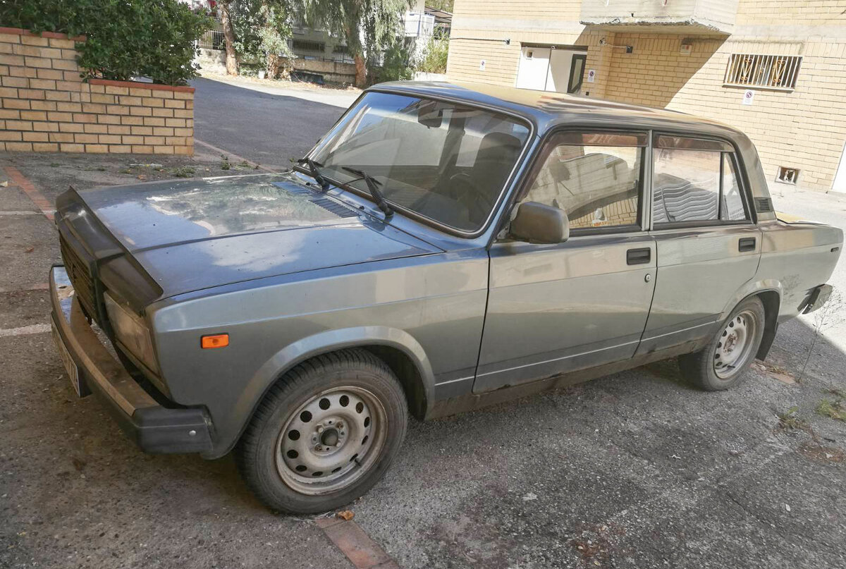 Брошенный жигули 